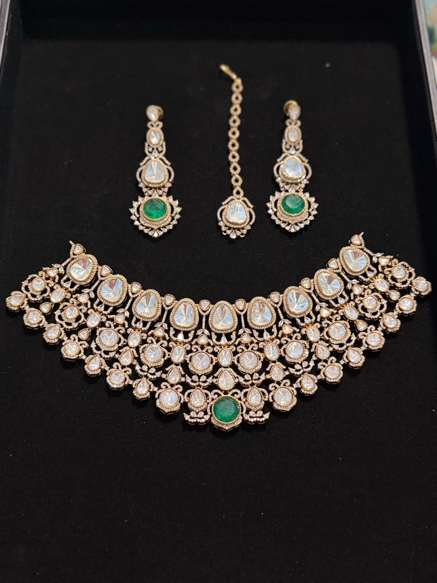 Kundan Emerald Center Bridal Choker Set with Tikka