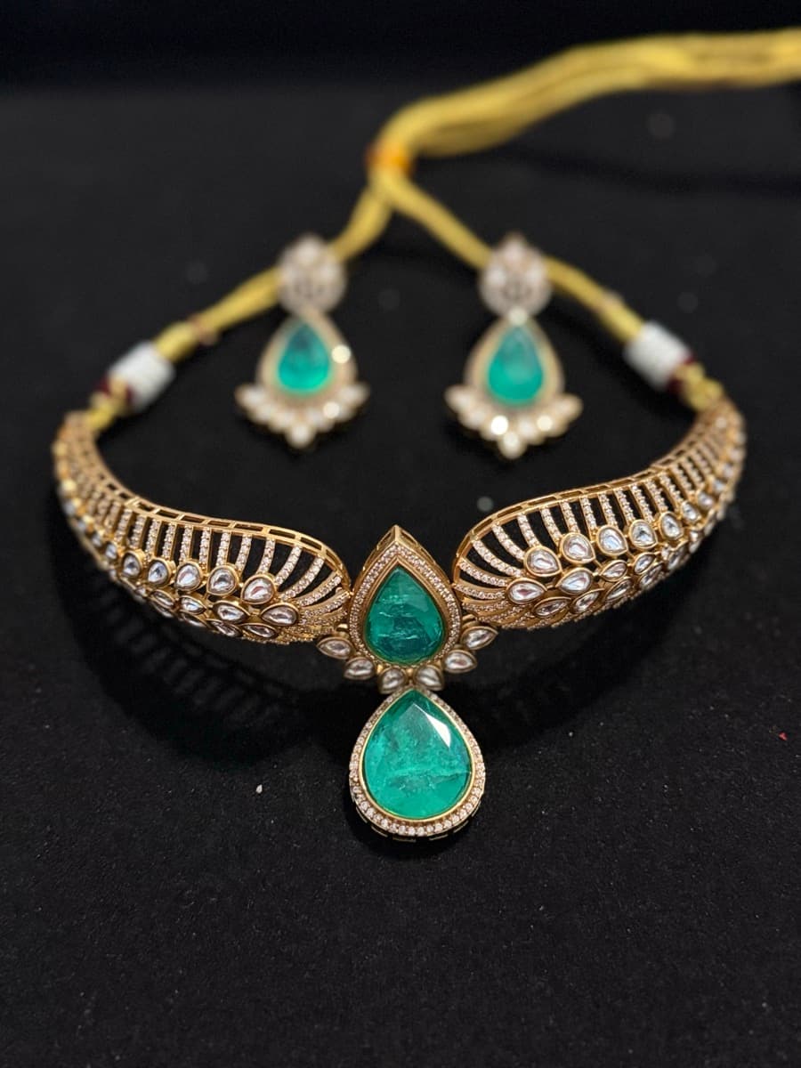 Emerald Teardrop Winged Choker Set